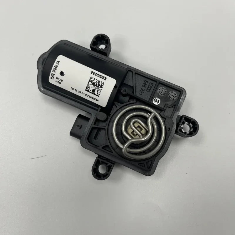 Suitable for Land Rover Range Rover Evoque Velar Discovery Electronic Exhaust Valve LR117492 Car Spare Parts