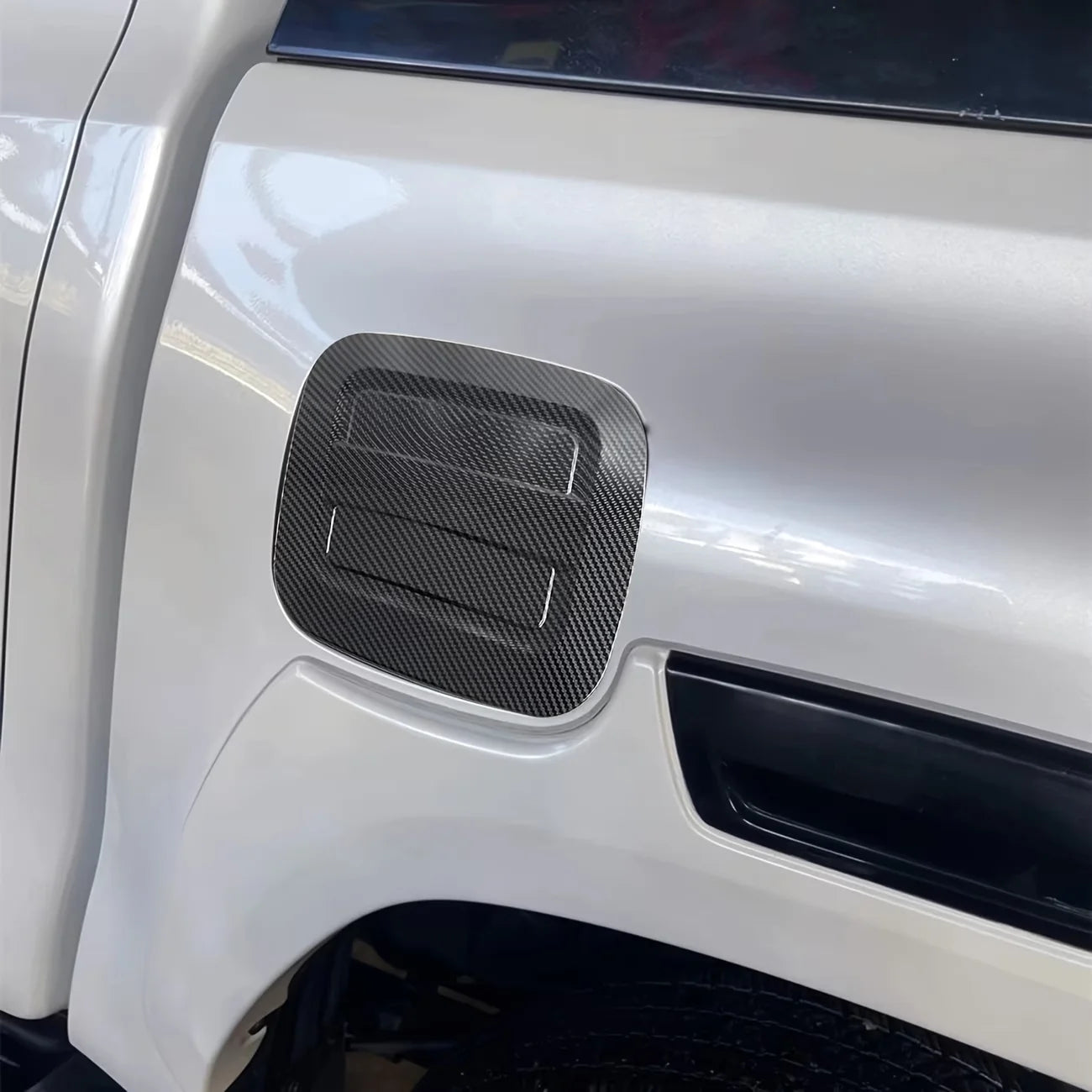Car Accessories Fit for Toyota Hilux 2018 2019 2020 2021 2022 2023 2024 Carbon Style Fuel Filler Tank Cover Oil Fuel Tank Cap Co