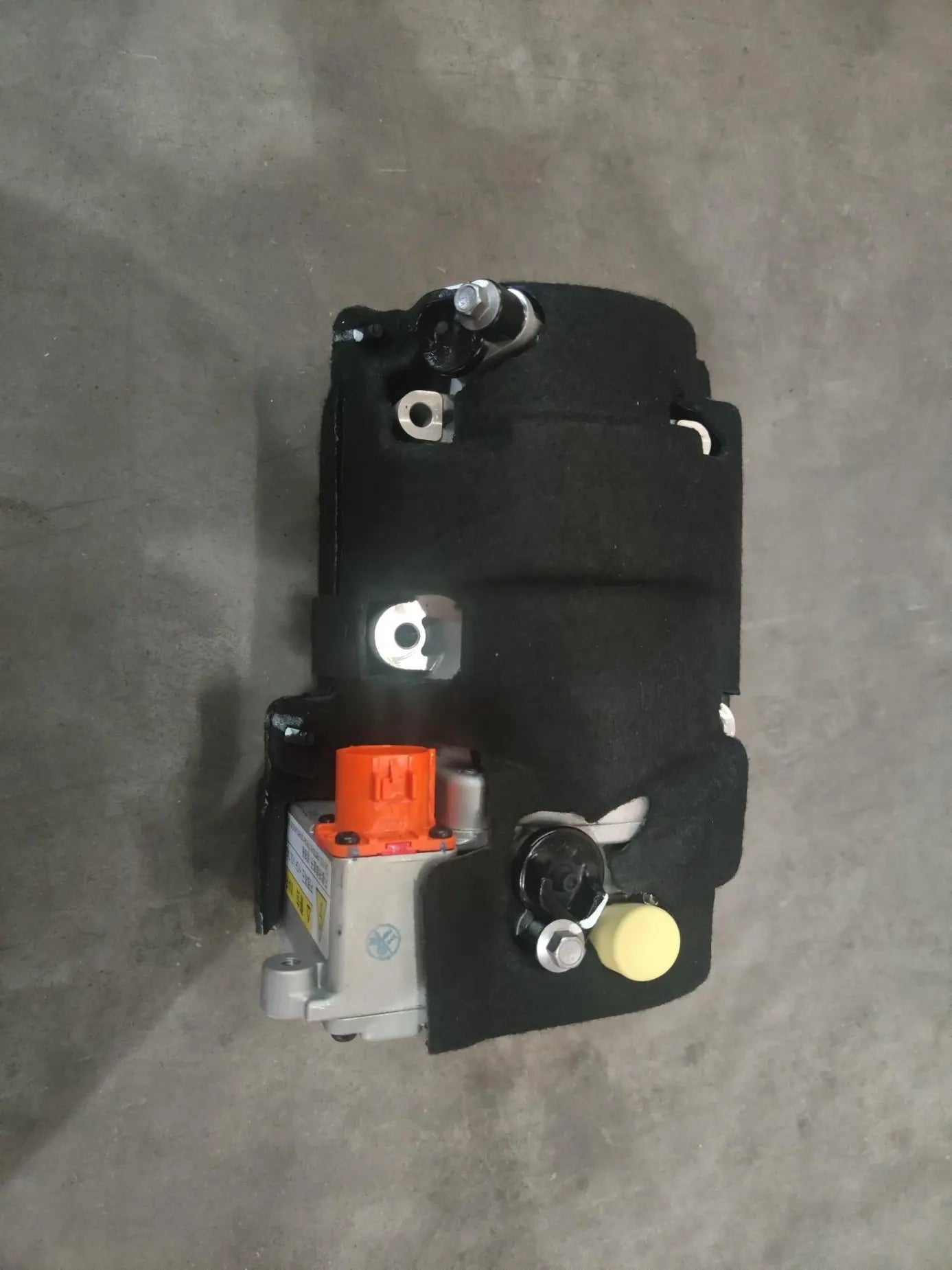 Original OEM Brand New High Voltage Hybrid AC Compressor for BYD Tengshi N8 EP030-8103020 Auto AC Replacement Part