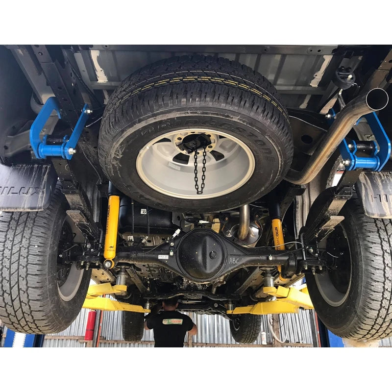 32mm Front Spacer and Extended 2" Rear Leaf Spring G-Shackles Suspension Lift Kit For Hilux REVO 2.8L 2015+