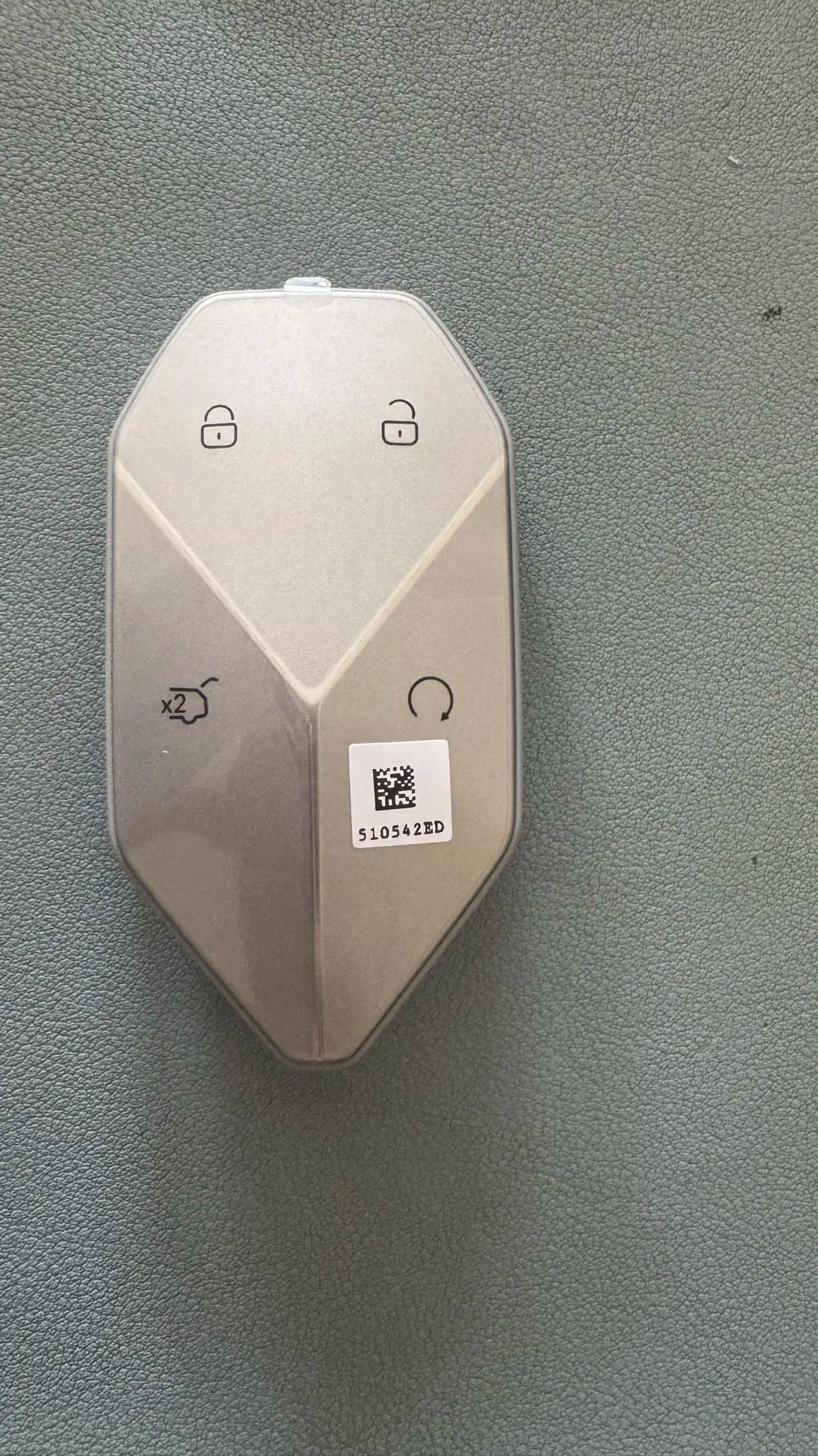 Original Formula Leopard Car Keyless Remote Key for BYD Formula Leopard 3 7 Leopard 5 Leopard 8 for Denza B5 B8 Car NFC Key Card
