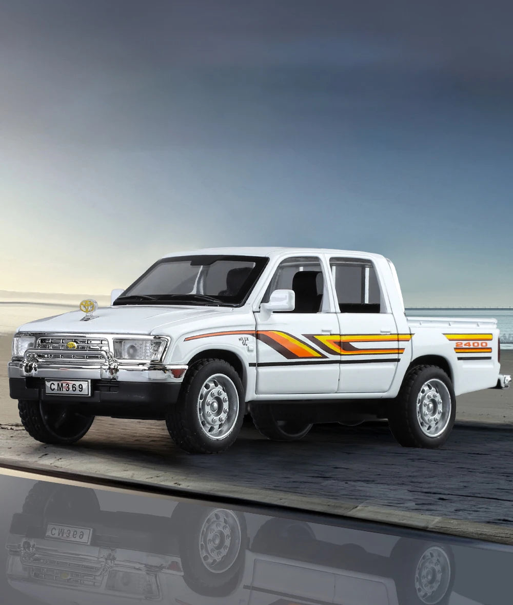 1:32 Toyota Hilux Off Road Pickup Truck Alloy Diecast Metal Model Hight Simulation Sound Light Toy Desktop Ornaments Boys Gifts