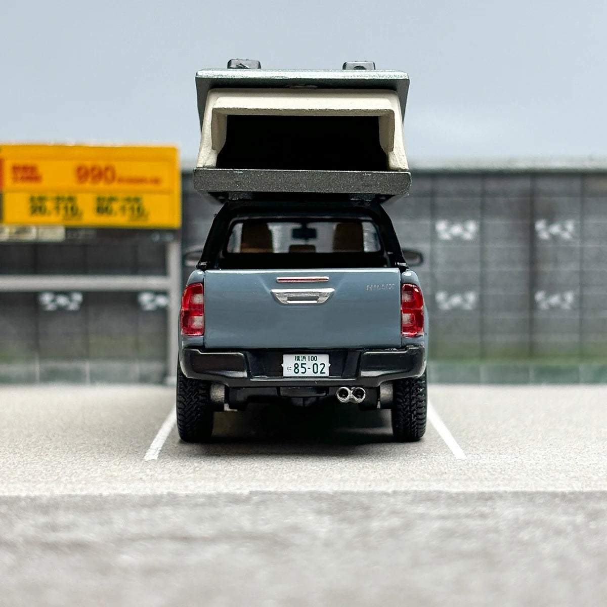 TW 1:64 Hilux diecast model car pickup