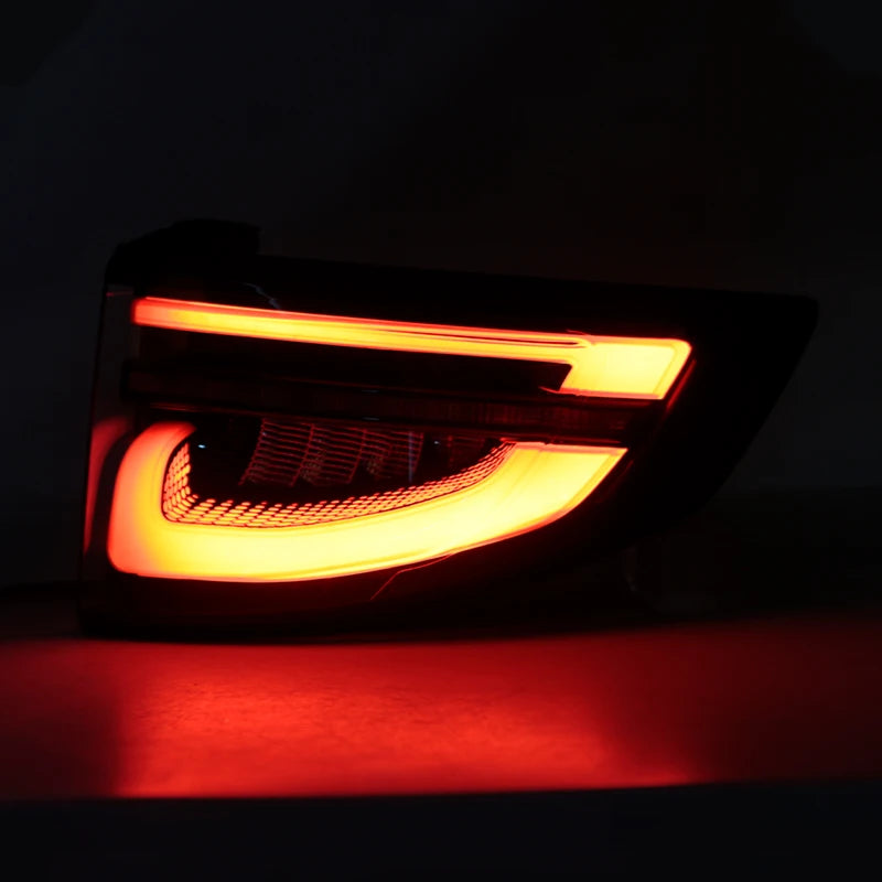 LED Rear Bumper Tail Light For Land Rover Discovery Sport 2020 2021 2022 2023 Brake Light Tail Lamp Assembly LR149765 LR149764