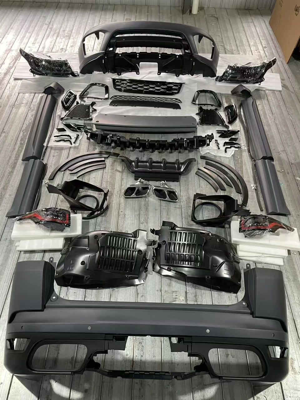 Hot Sale Upgrade Convert SVR Model Body Kit Facelift Big Surround Land  Range Rover Sport L494 2014-2017 up to 2018-2022