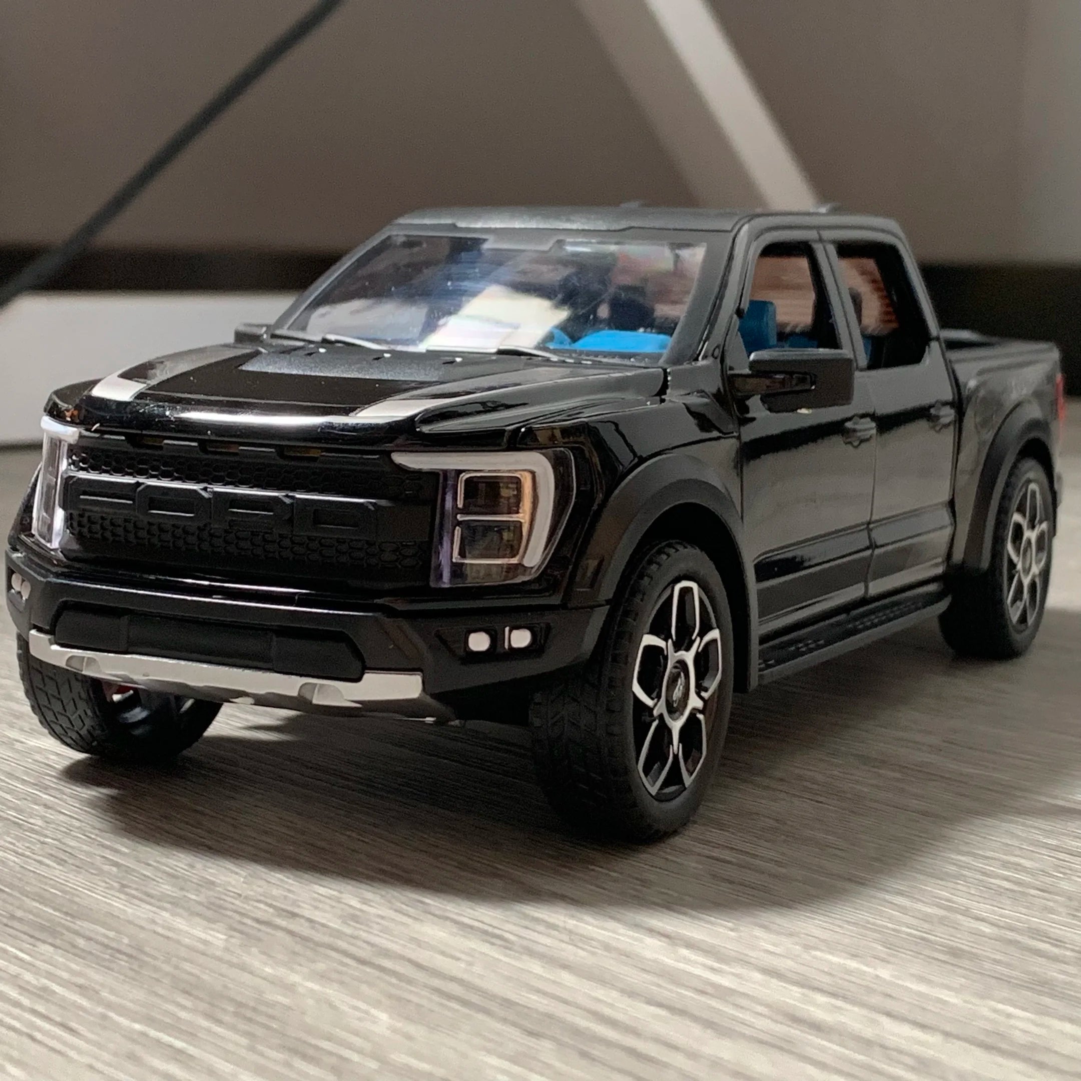 1:20 Ford Raptor F150 Pickup Truck Toy Car Model Alloy Diecast Doors Opened Pull Back Sound Light Scale Model Car Toys For Boys