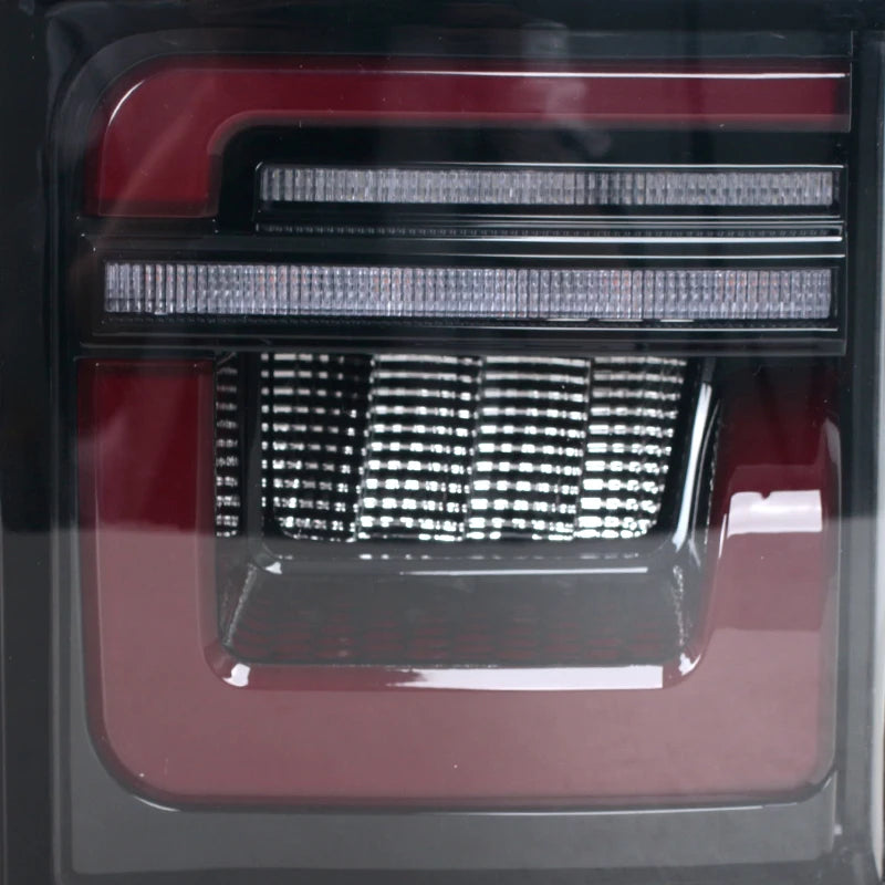 LED Rear Bumper Tail Light For Land Rover Discovery Sport 2020 2021 2022 2023 Brake Light Tail Lamp Assembly LR149765 LR149764