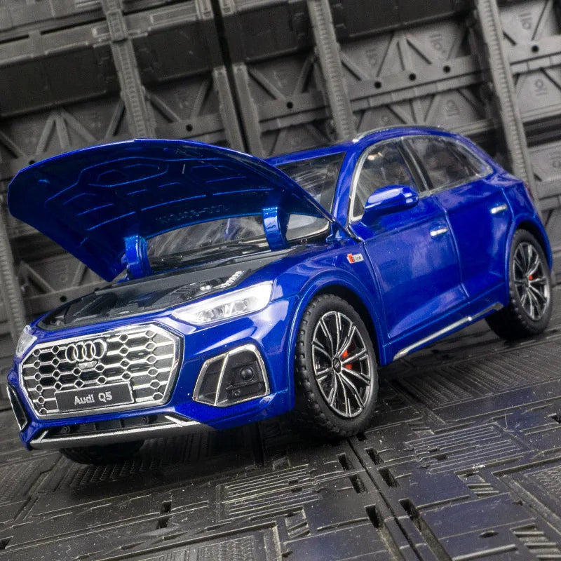 1: 24 simulation Audi Q5 alloy off-road vehicle model, doors and engine hood, trunk can be opened with sound and light gifts